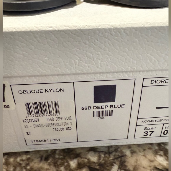 Christian Dior Revolution slide. 100% authentic, Great condition! - Picture 4 of 4